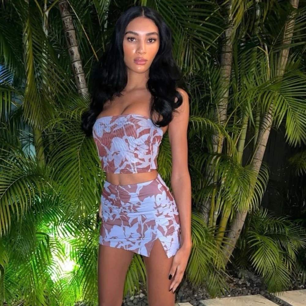 Tiger Mist Fraser Top Red Floral and Havana Skort Red Floral Set